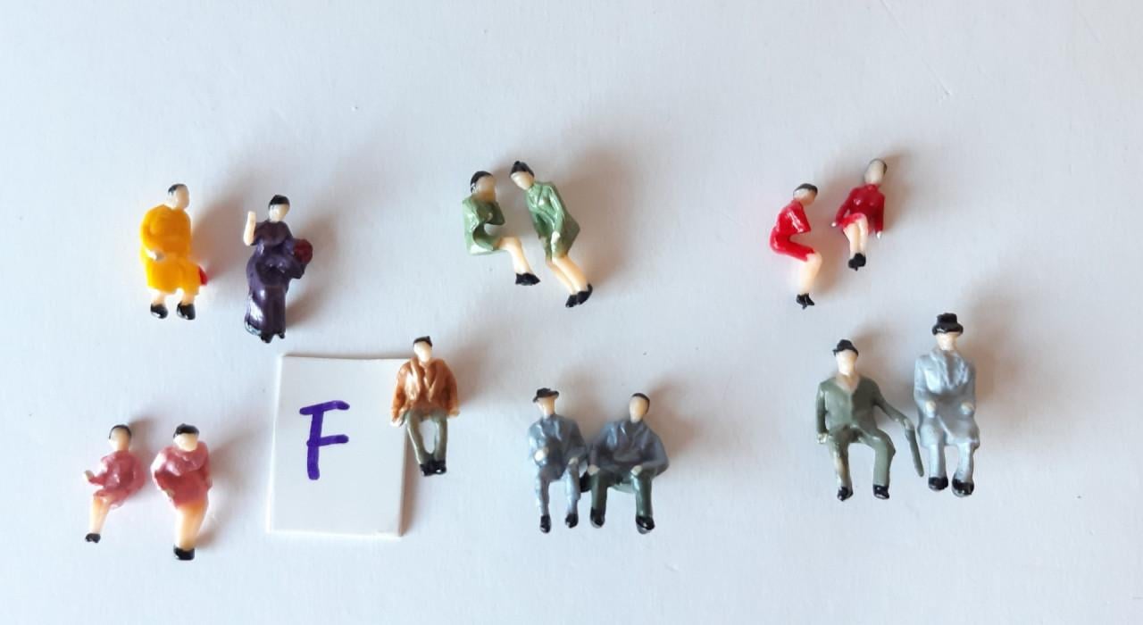 H0 Passagiers / Zittende Figuren / Poppetjes