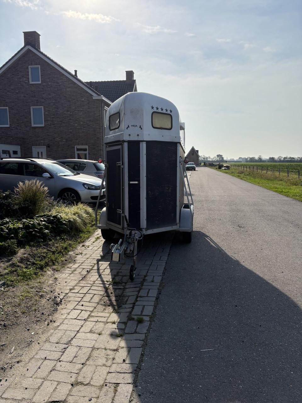 Paardentrailer Heja 1,5 paards