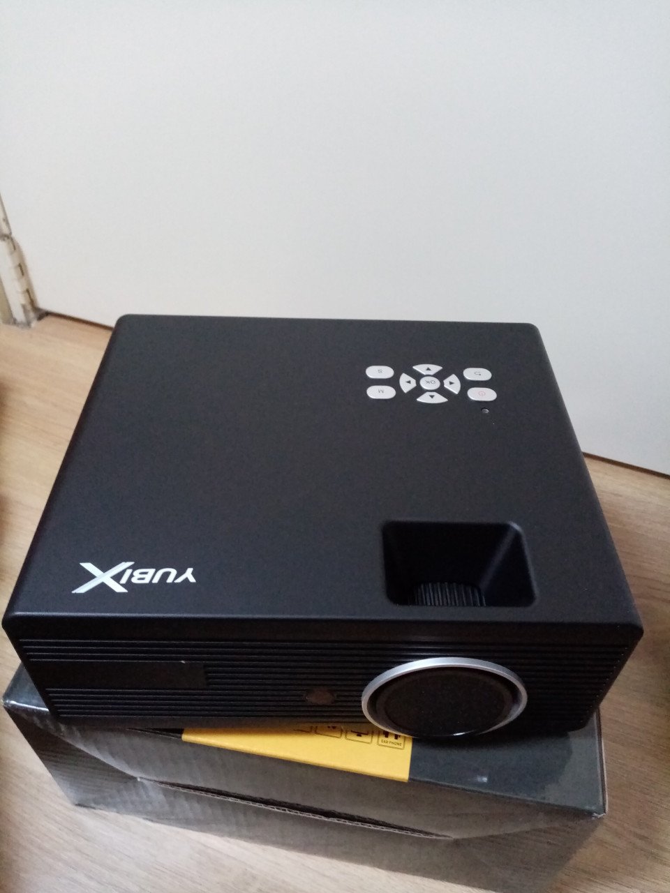 Kleine beamer yubix