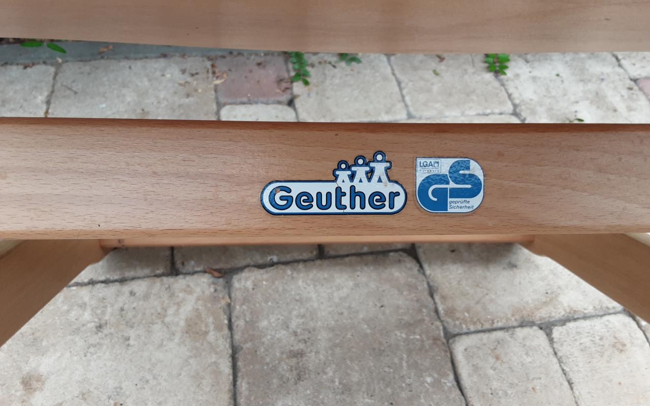 Houten kinderstoel
