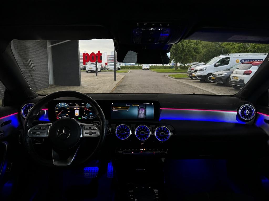 Mercedes-Benz Cla 250e - amg pakket - ambilight - pano -