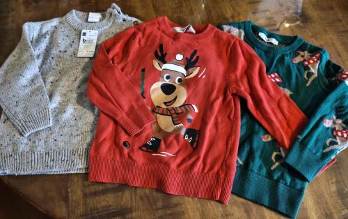 3 kindertruien - waaronder 2 kersttruien 🎄🦌