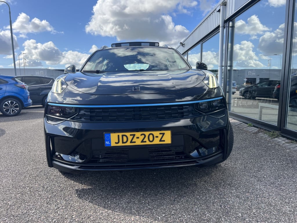 Lynk & Co 01 1.5td 142pk hev , panodak , navigatie , car play