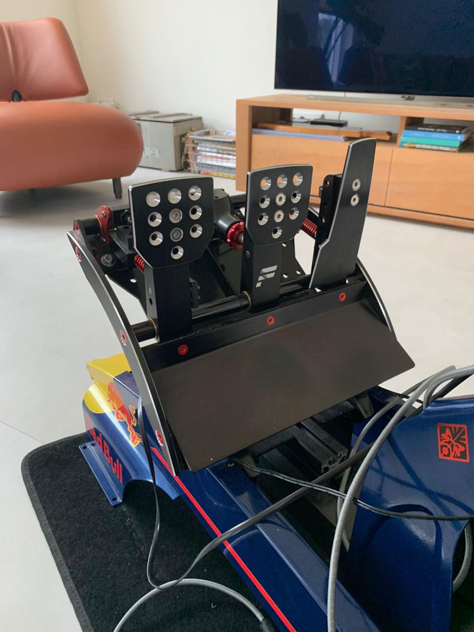 Complete fanatec sim racing set up, playseat F1