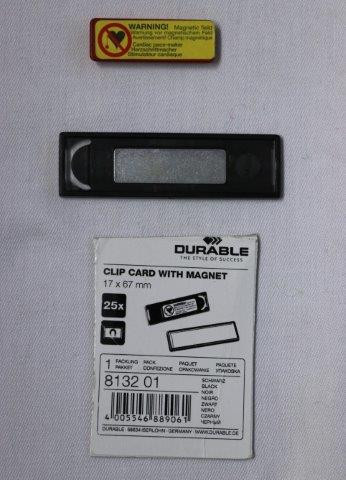 Badges Merk: Durable Met pin 17 x 67 mm Code: 8133 Per stuk: €.1,00 Totaal