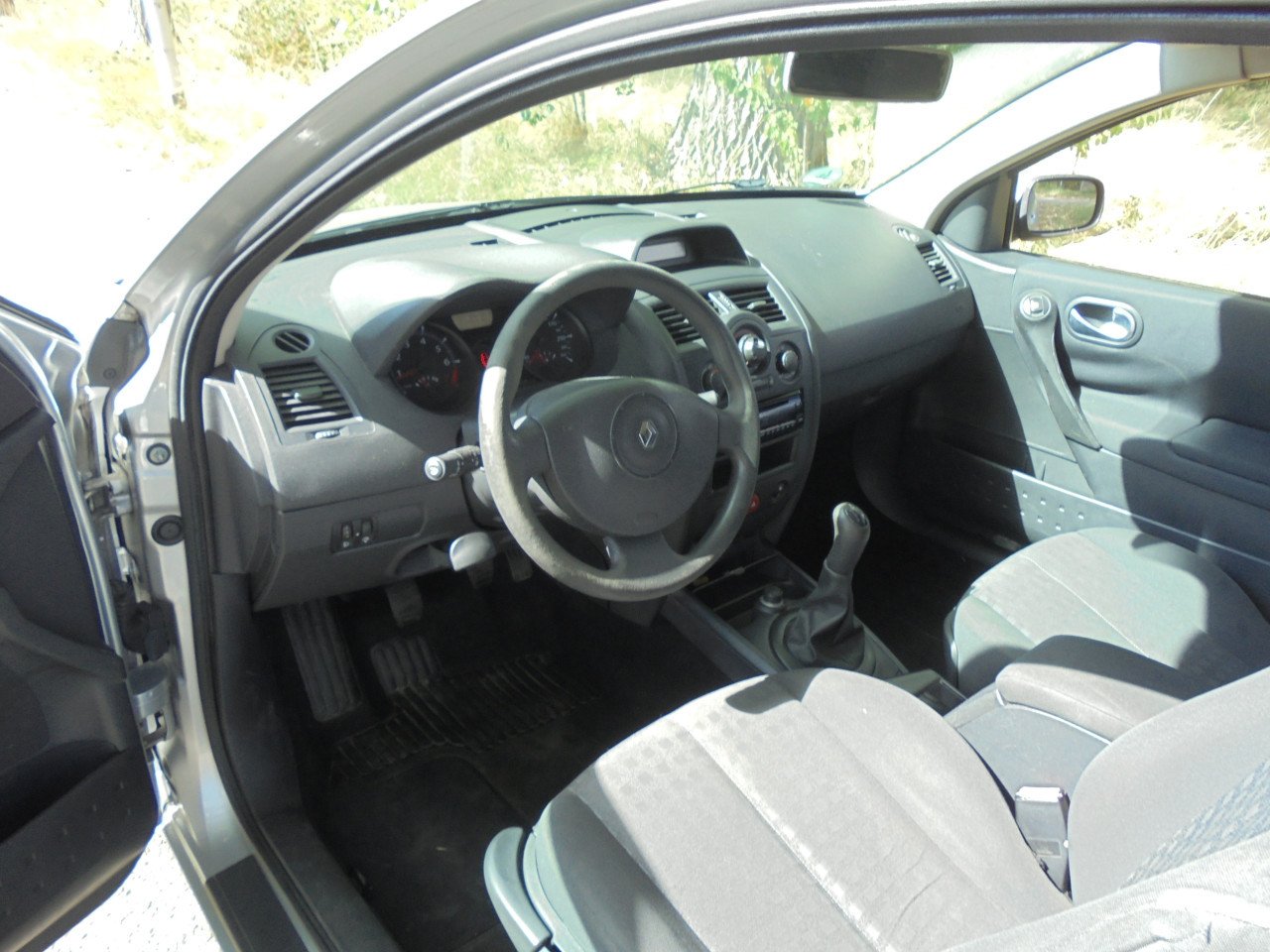 Megane 1.4 – 16V Authentique 2 eigenaar wordt met nieuwe Apk afgeleverd