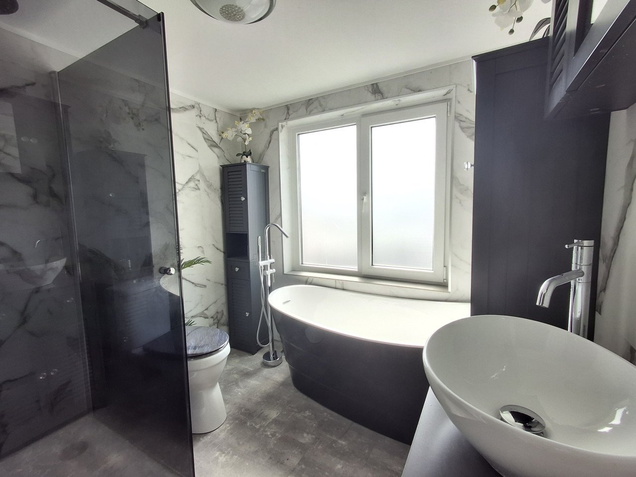 Grote woning te koop vlakbij haven en strand!