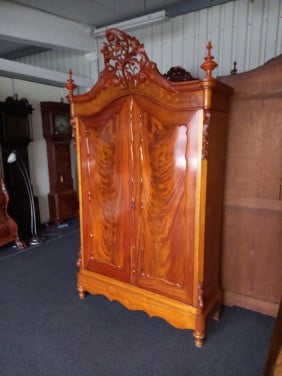 Mooie oude Mahonie kast