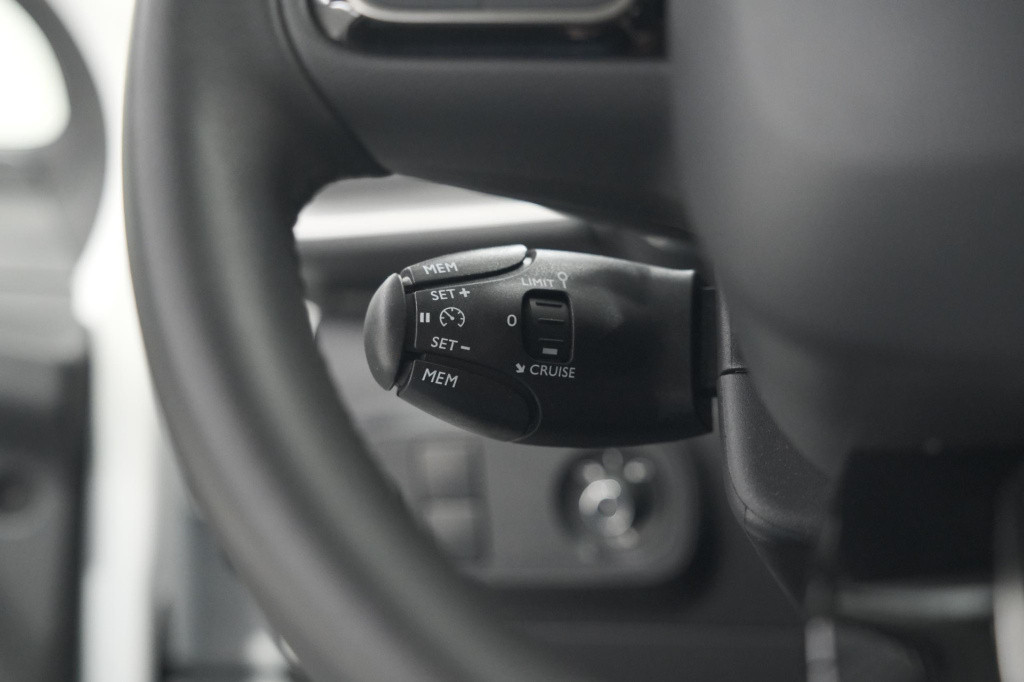Citroen C3 puretech 82 shine | camera | stoelverwarming | apple carplay | 1