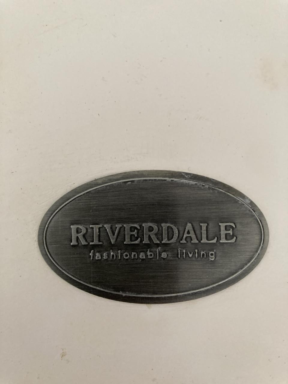 Glazen stolp, Riverdale