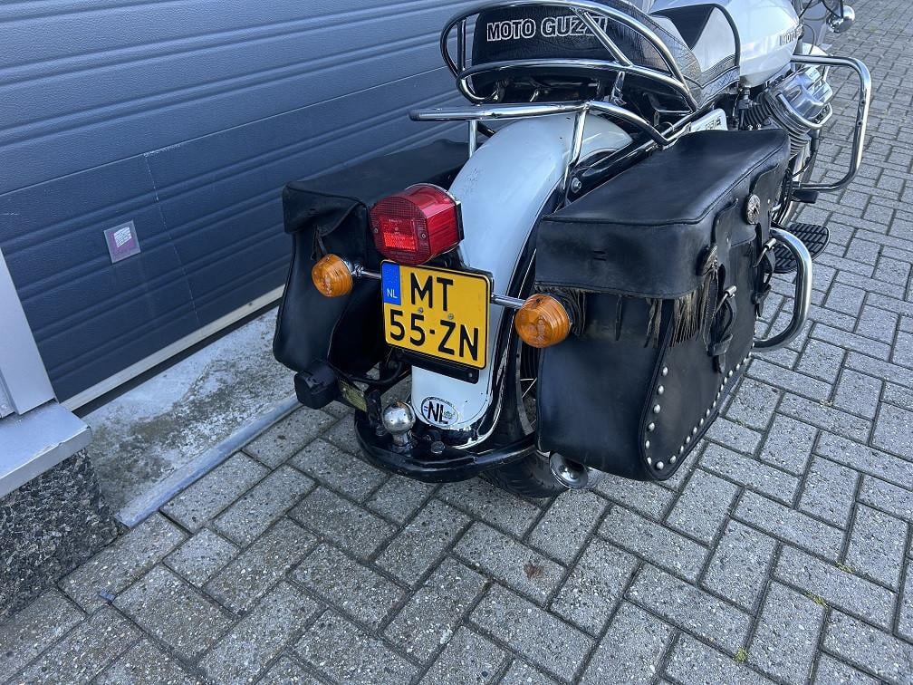 Moto Guzzi 850T uit 1975, nette klassieker, trekhaak, tassen, etc €3500,-