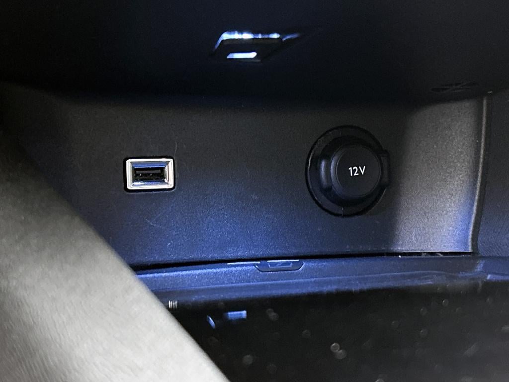 Peugeot 3008 130 pk blue lease premium | rijklaar | trekhaak