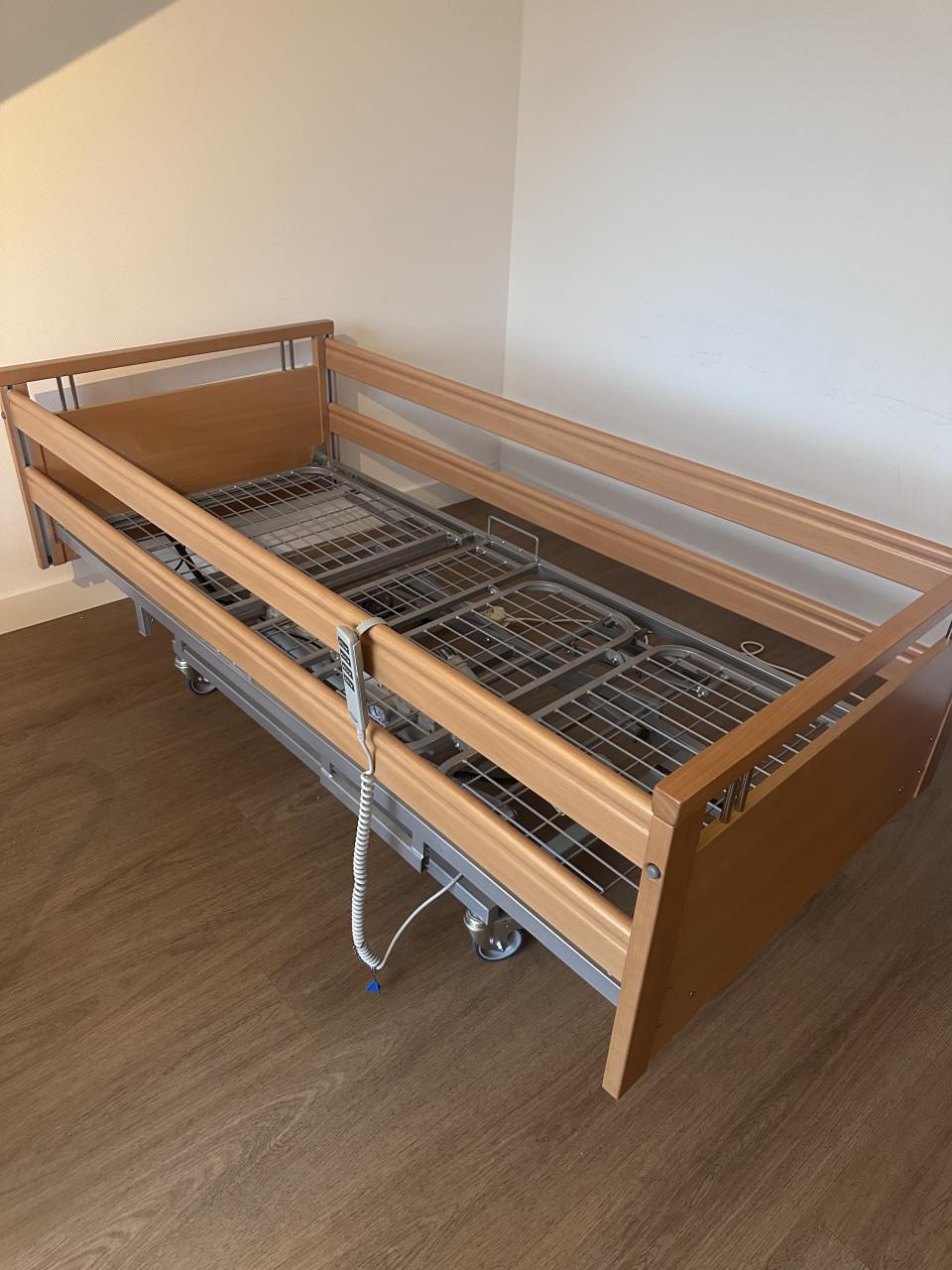 Hoog laag bed elektrisch verstelbaar