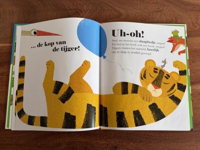 Ssst! De tijger slaapt | Britta Teckentrup (groot formaat)