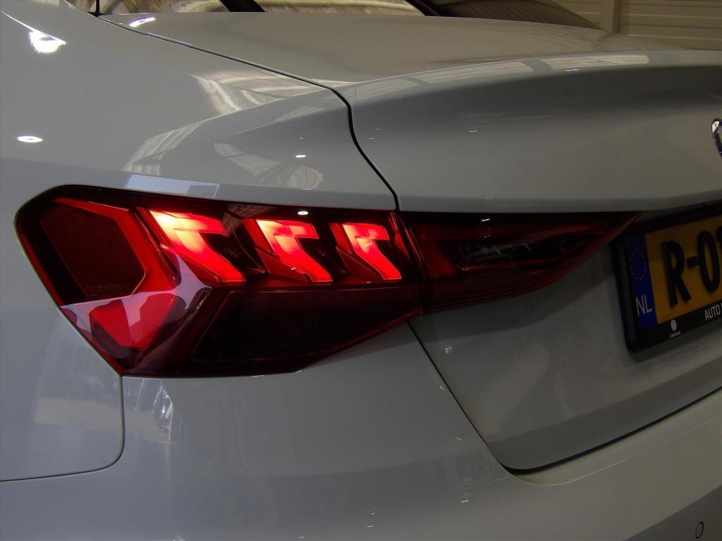 Audi A3 35 tfsi 150pk s tronic s line edition