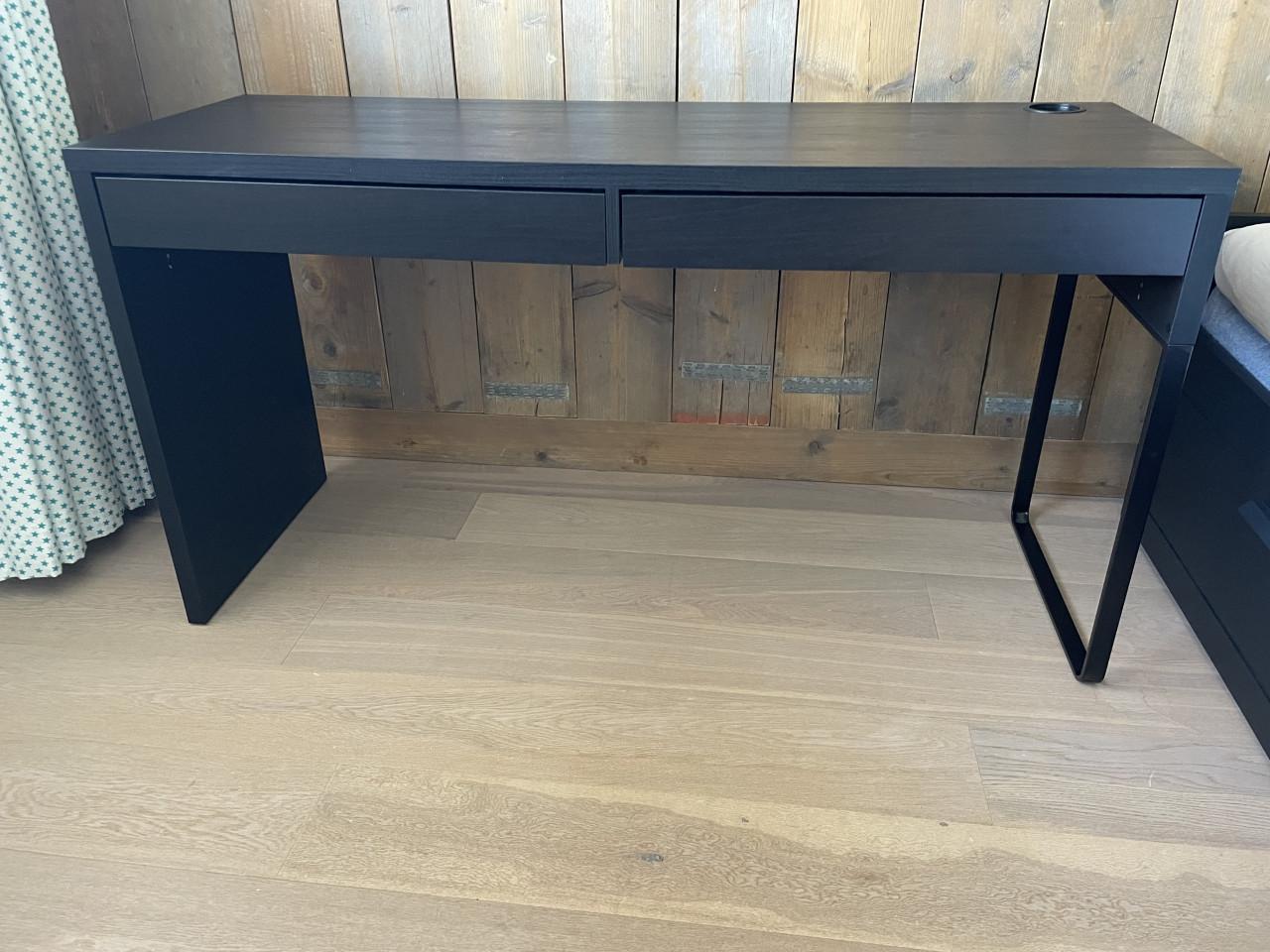 IKEA MICKE Bureau, zwart, 142x50 cm