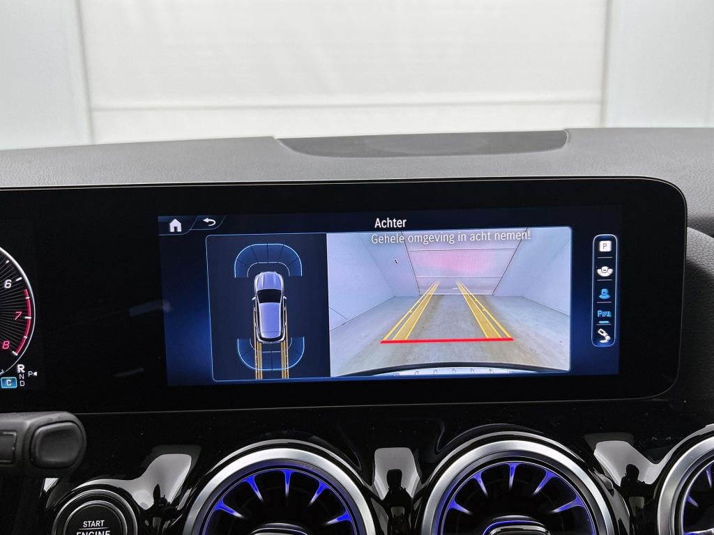 Mercedes-Benz Gla-klasse 200 amg line | sfeerverlichting | panoramadak | cr