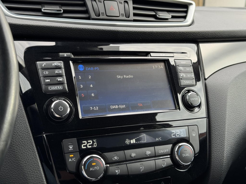 Nissan Qashqai 1.2 n-connecta design pack | trekhaak | navigatie | 360° cam