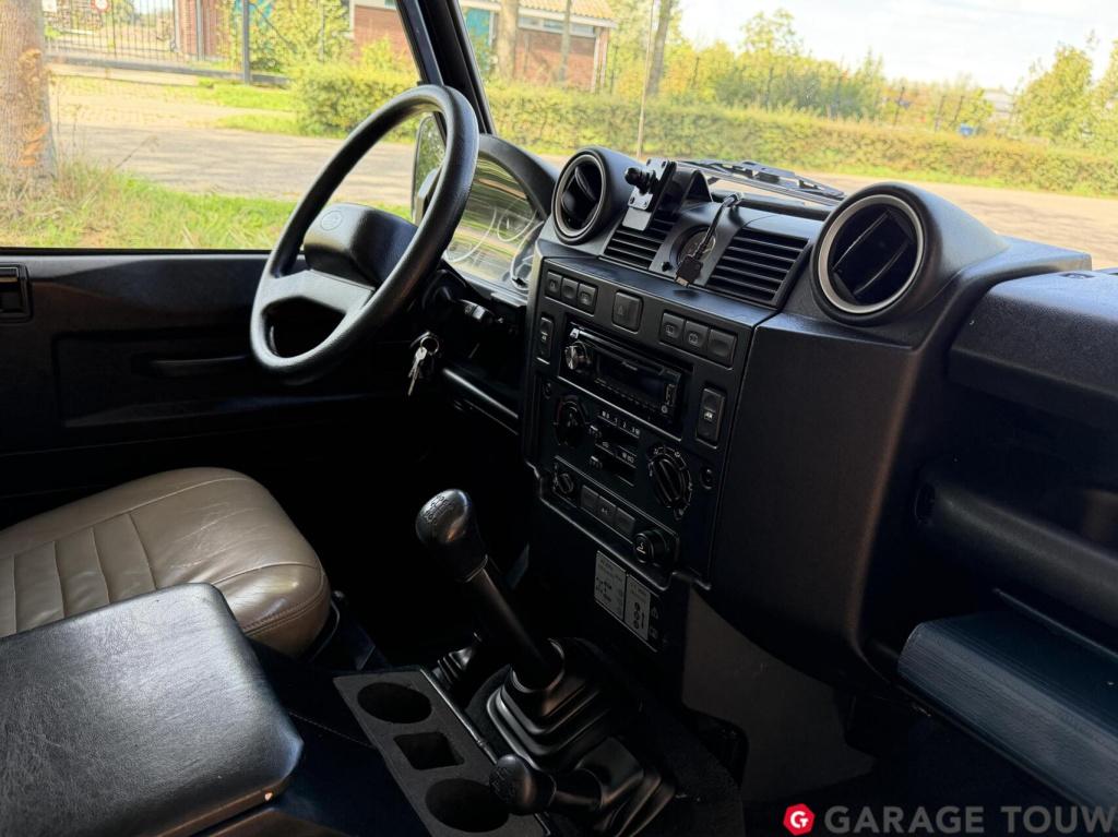 Land Rover Defender 2.4 td 90 sw se