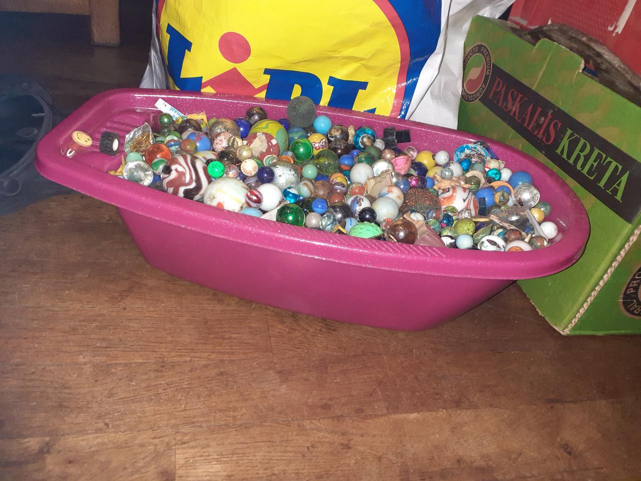 Grote verzameling knikkers in porties van  2,50 euro / per kg