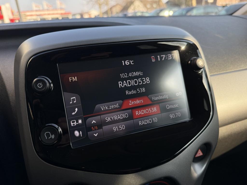 Toyota Aygo 1.0 x-play - 22.000km - dealeronderhouden - carplay -