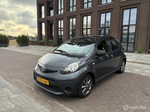 Toyota Aygo 1.0 VVT-i Tomtom Go Airco km116.001 Nap 5Deurs BJ2013