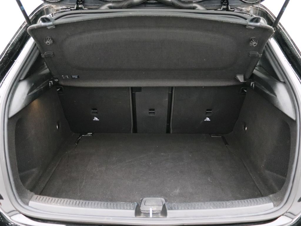 Mercedes-Benz A-Klasse 160 business solution amg handgeschakeld amg line |