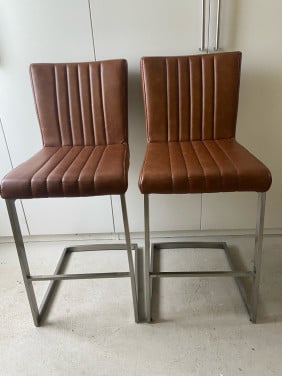 2 barstoelen