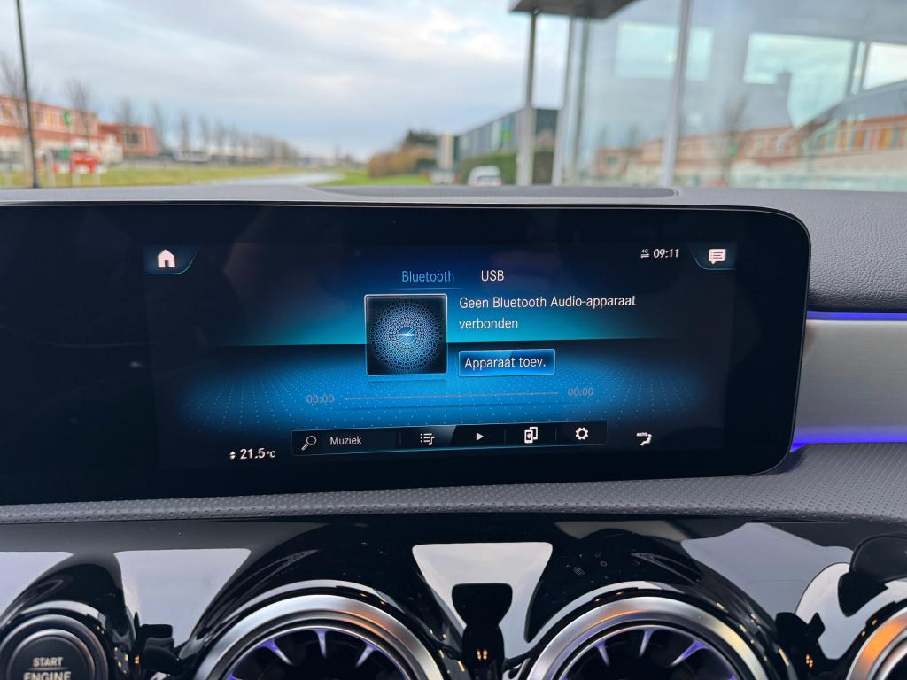 Mercedes-Benz A-Klasse 200 amg line night- pakket automaat , sfeer verlicht