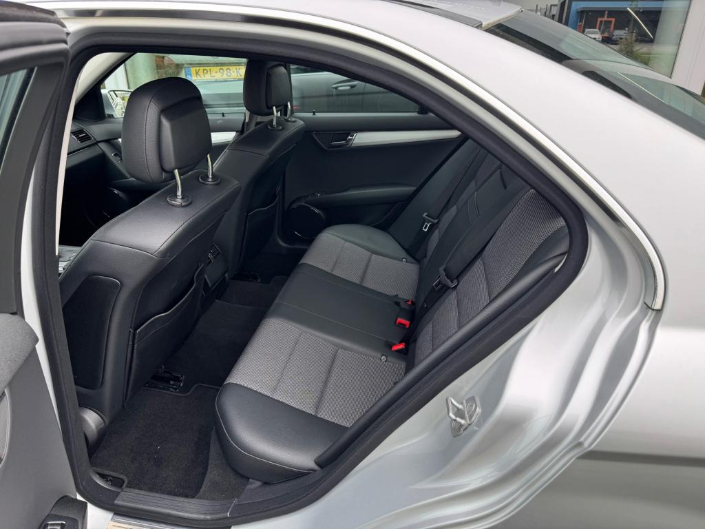 Mercedes-Benz C-Klasse 180 cgi blueefficiency avantgarde automaat