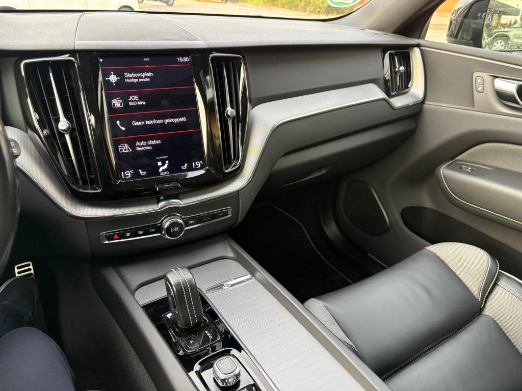 Volvo XC60 2.0 b4 r-design