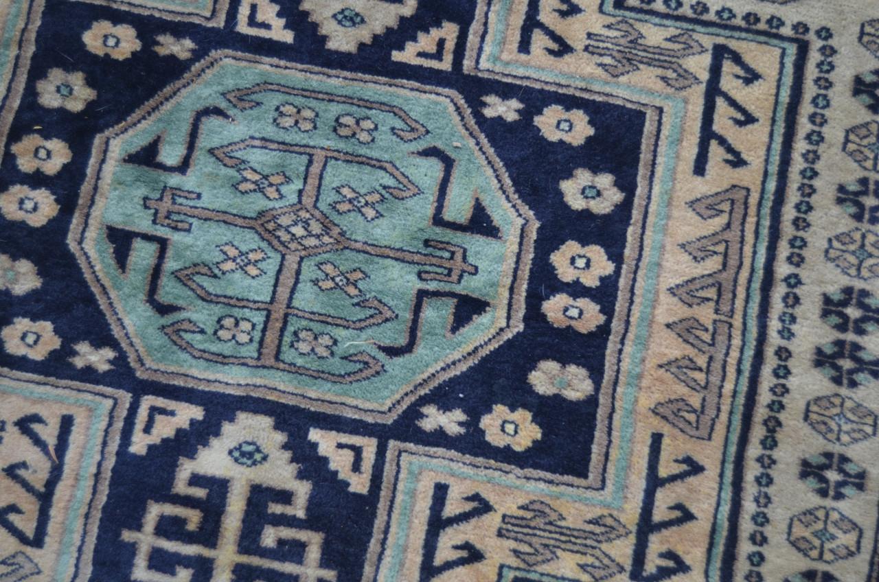 Fraai Tapijt met klassiek Kaukasisch / Kazak ontwerp
