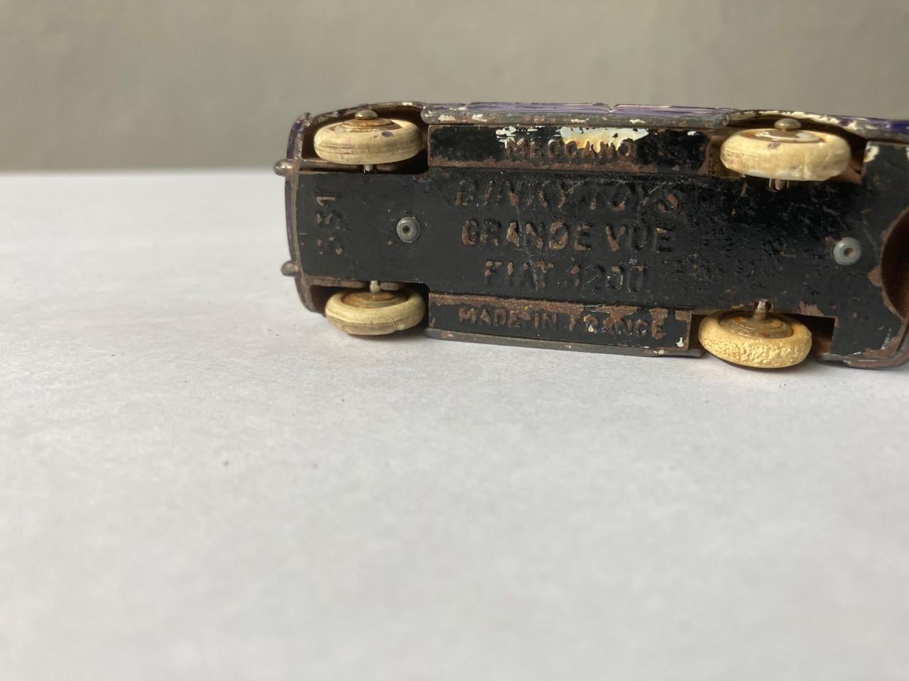Dinkey Toys France no. 553, 510,  531 en 811