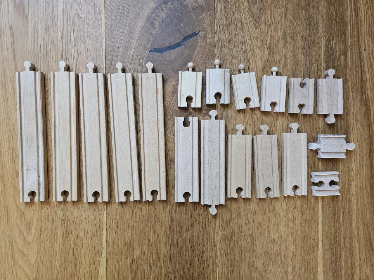 Houten treinbaan Brio en Eichhorn