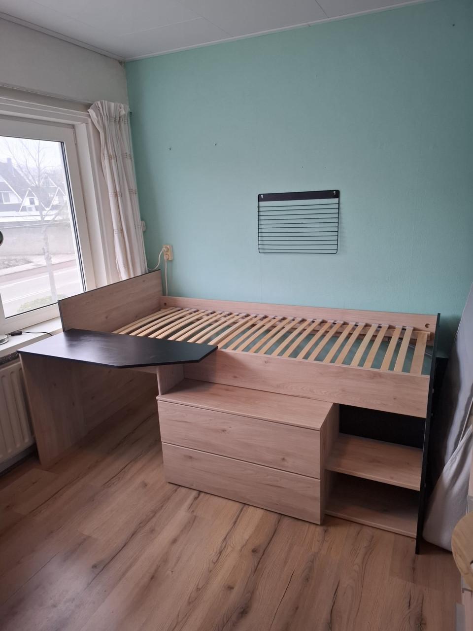 Junior bed