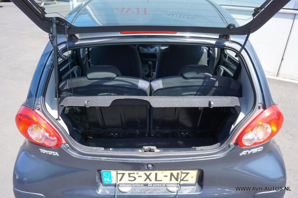 Toyota Aygo 1.0-12v sport