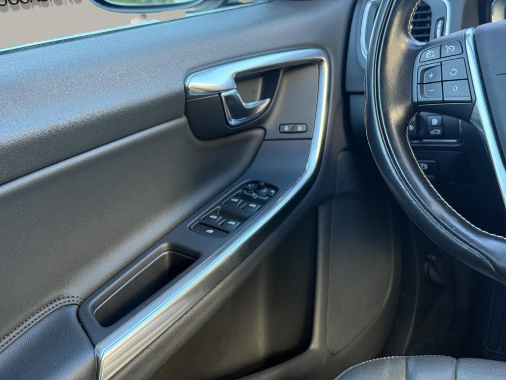 Volvo V60 2.4 d6 awd plug-in hybrid summum stoelverwarming