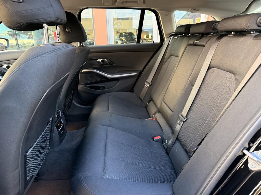 BMW 3-serie touring 330e | stoelverwarming | apple carplay | achteruitrijca