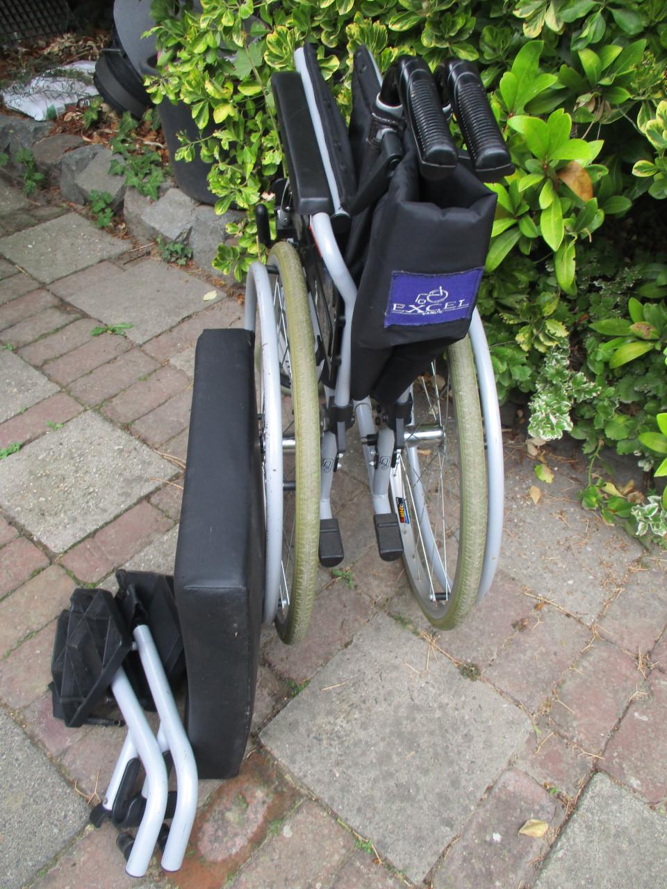 Exel G3 Eco rolstoel met dik foam kussen