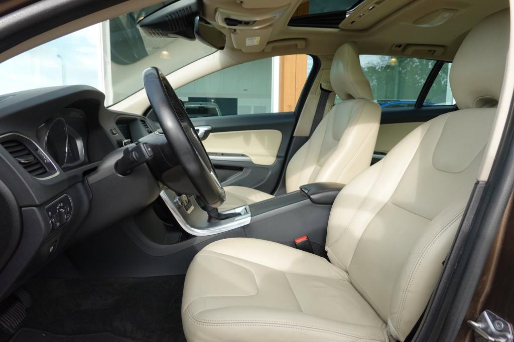 Volvo V60 cross country 2.0 t5 nordic+