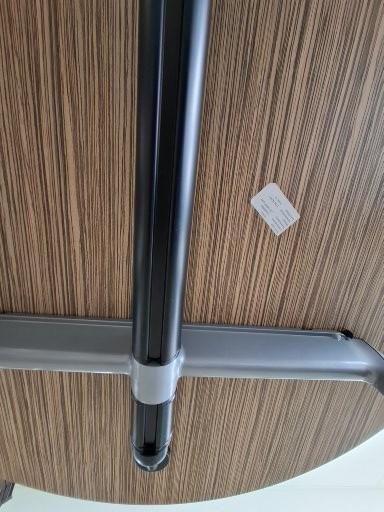 Eethoek -eivormige tafel met 6 stoelen met armleuning (zie foto’s)