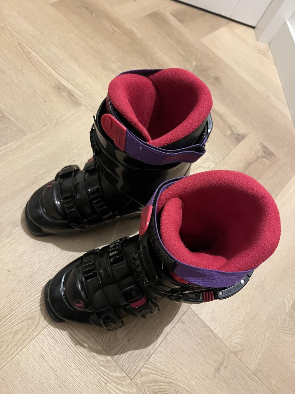 Skischoen dames Tyrolia maat 25.5 EU 39