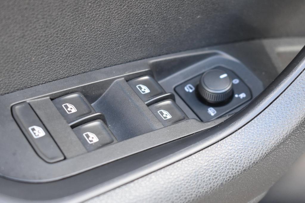 Skoda Karoq 1.5 tsi act sportline | camera | nap | stoelverwarming | apple 