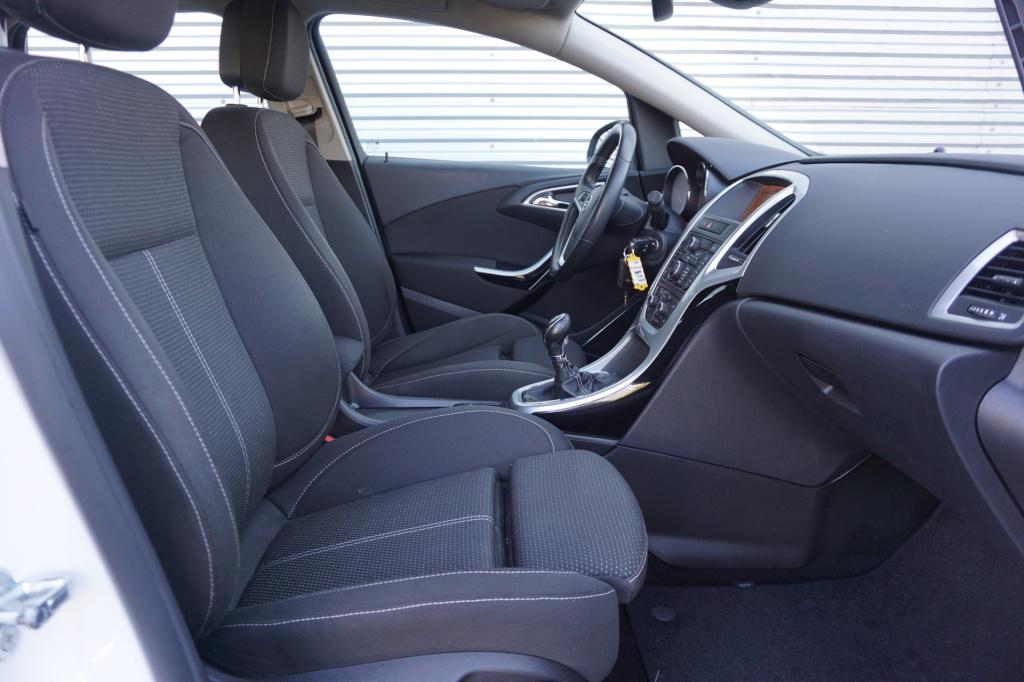Opel Astra sports tourer 1.4 turbo sport airco / cruise / navi / elektr. ra