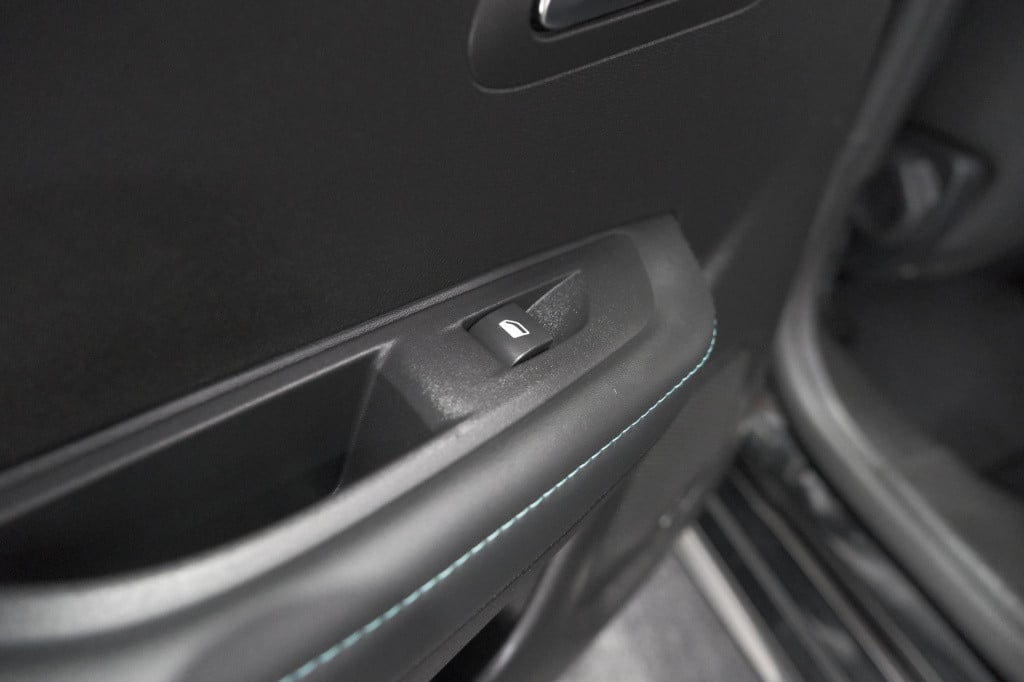 Peugeot 208 puretech 100 allure pack | camera | apple carplay | stoelverwar