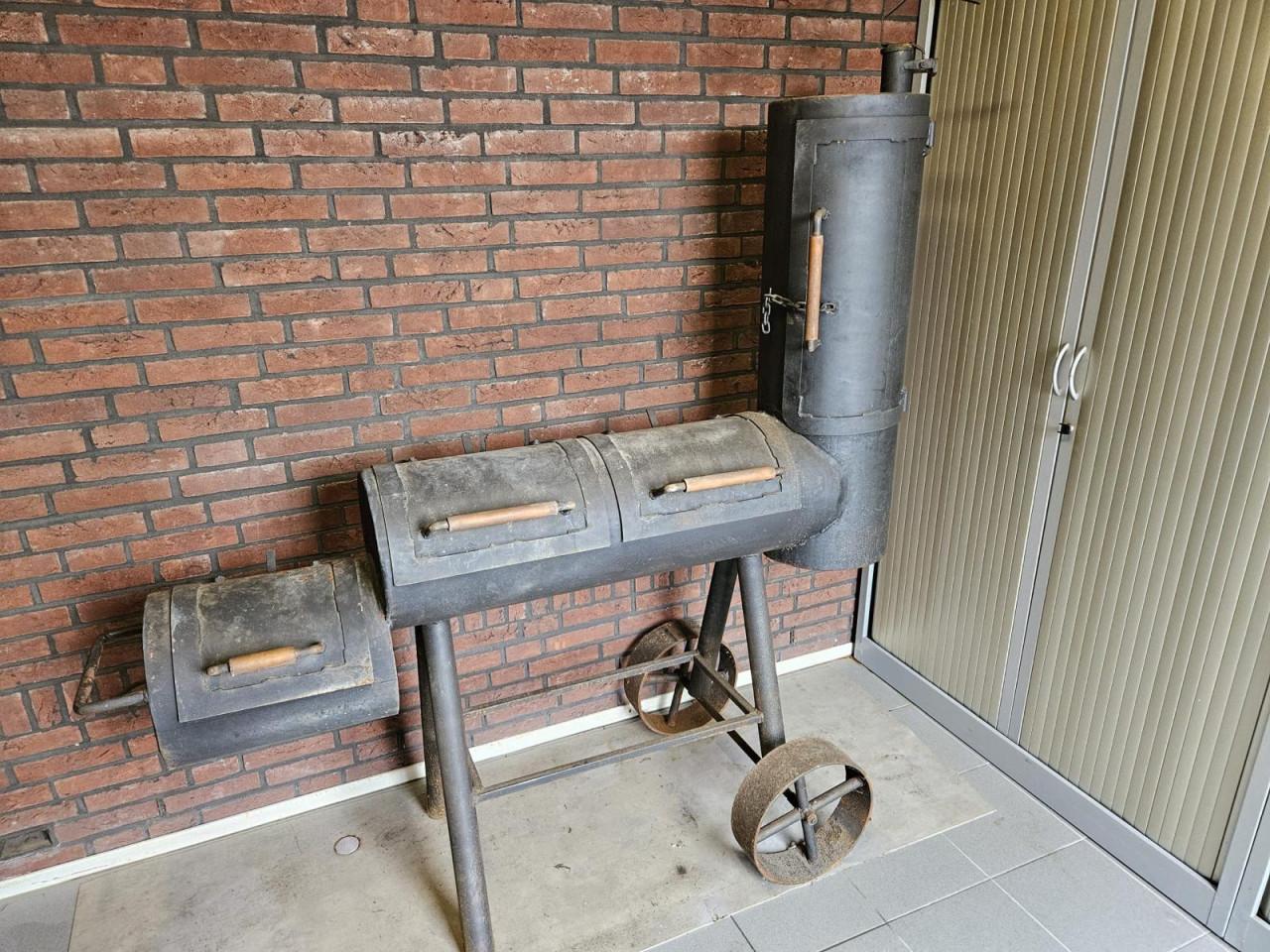 BBQ Smoker