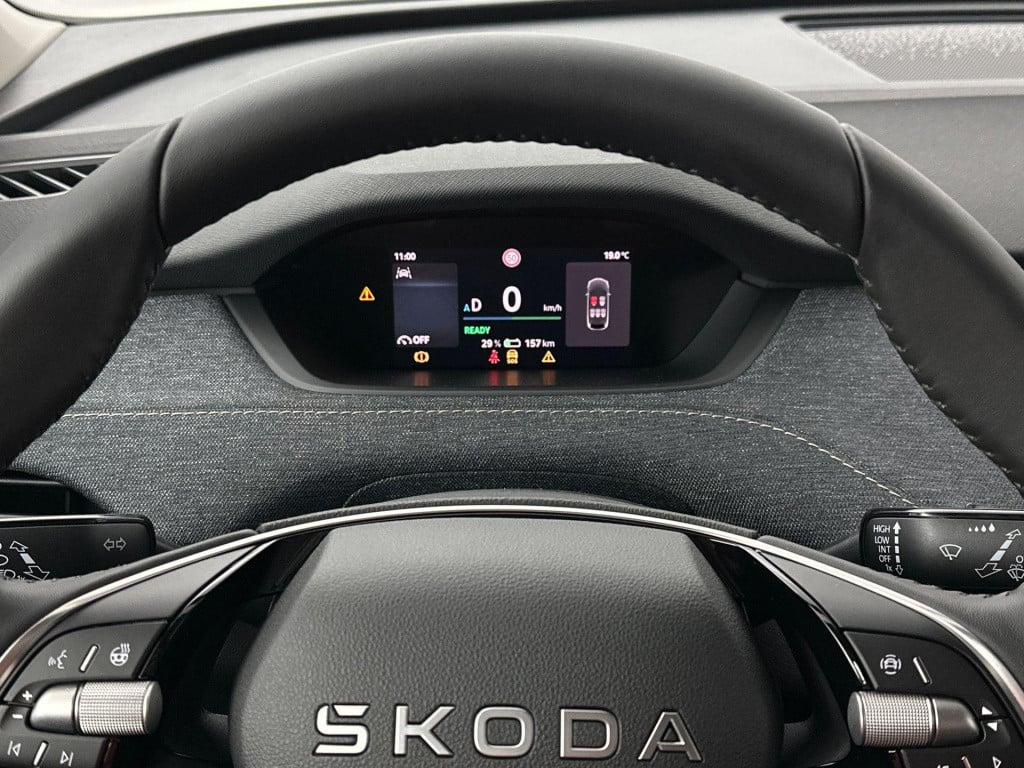Skoda Elroq business edition tour elektromotor 210 kw / 286 pk