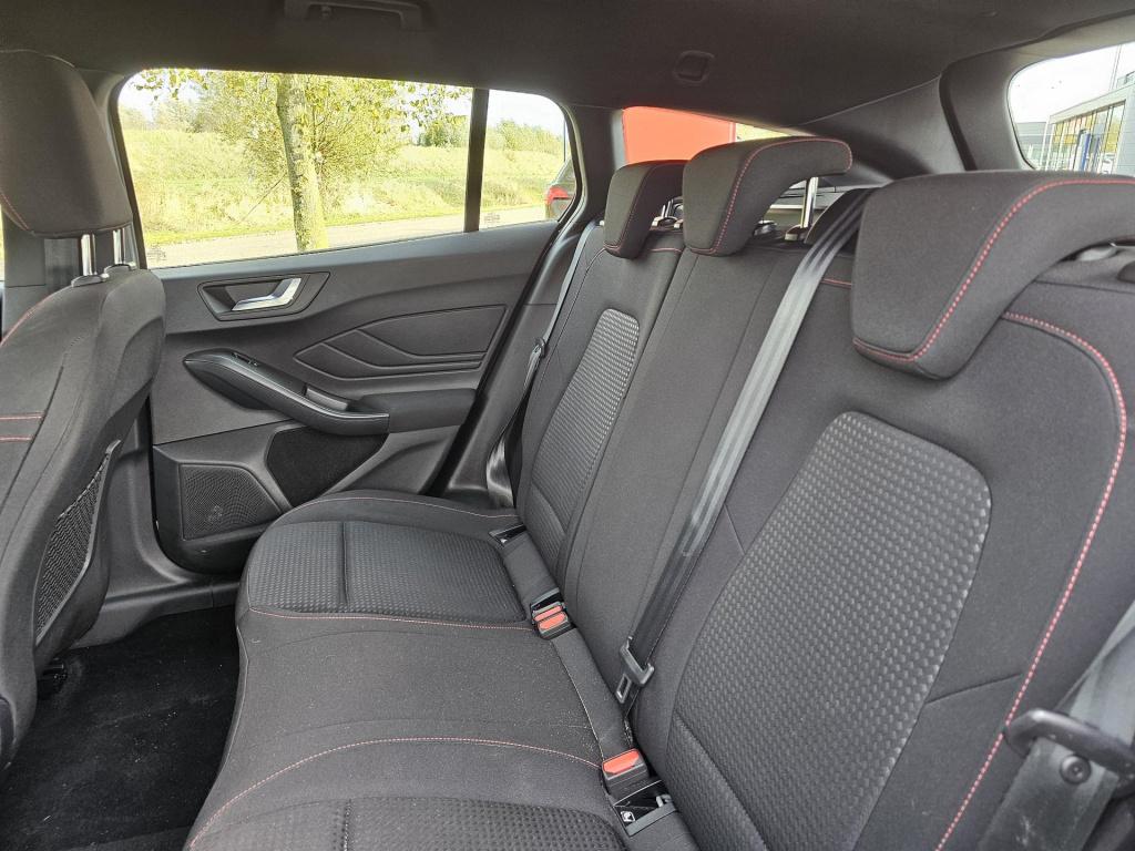 Ford Focus wagon 1.0 ecoboost hybrid st-line automaat ford focus wagon 1.0 