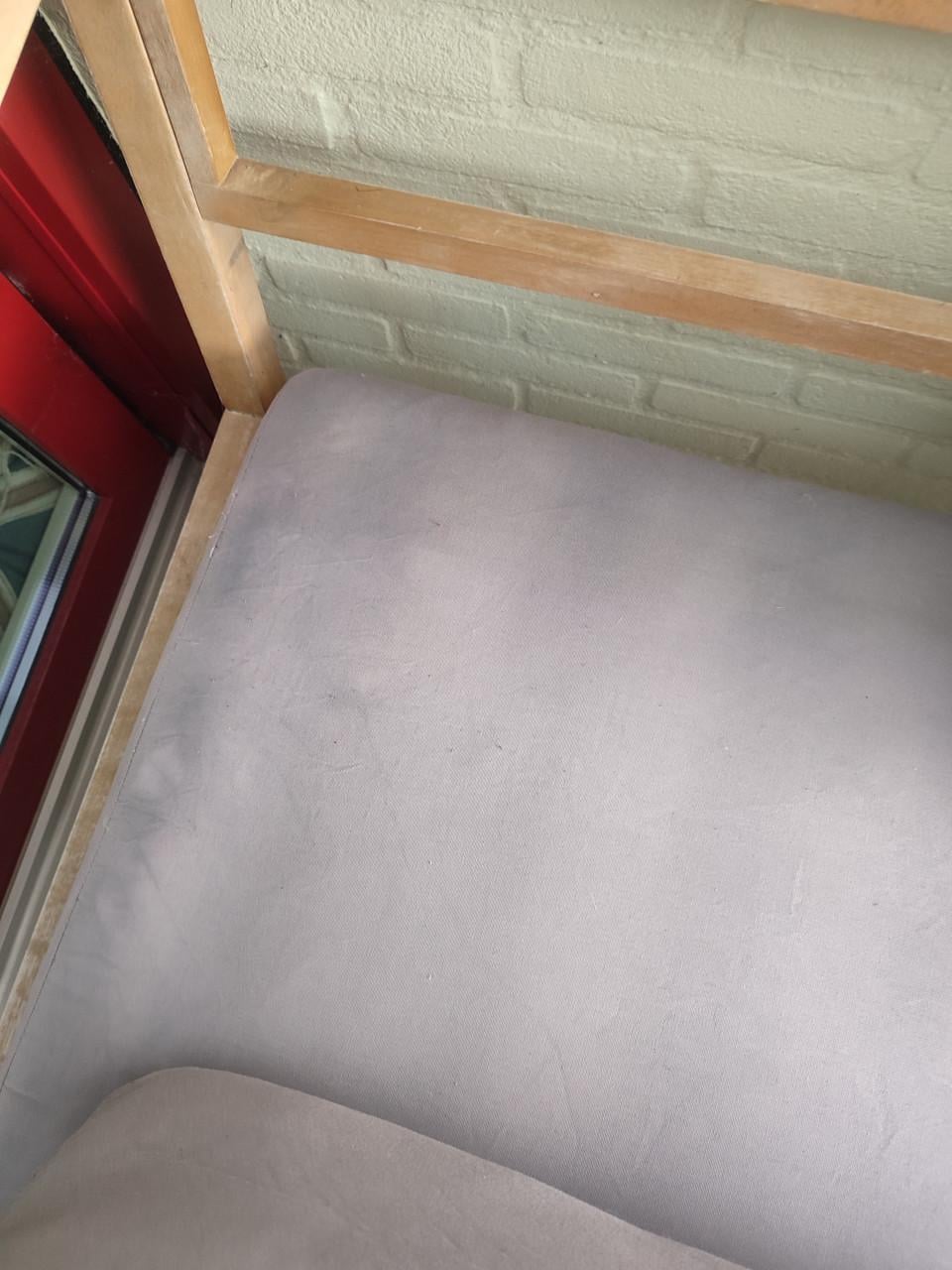 Loungeset voor in de tuin met tafel
