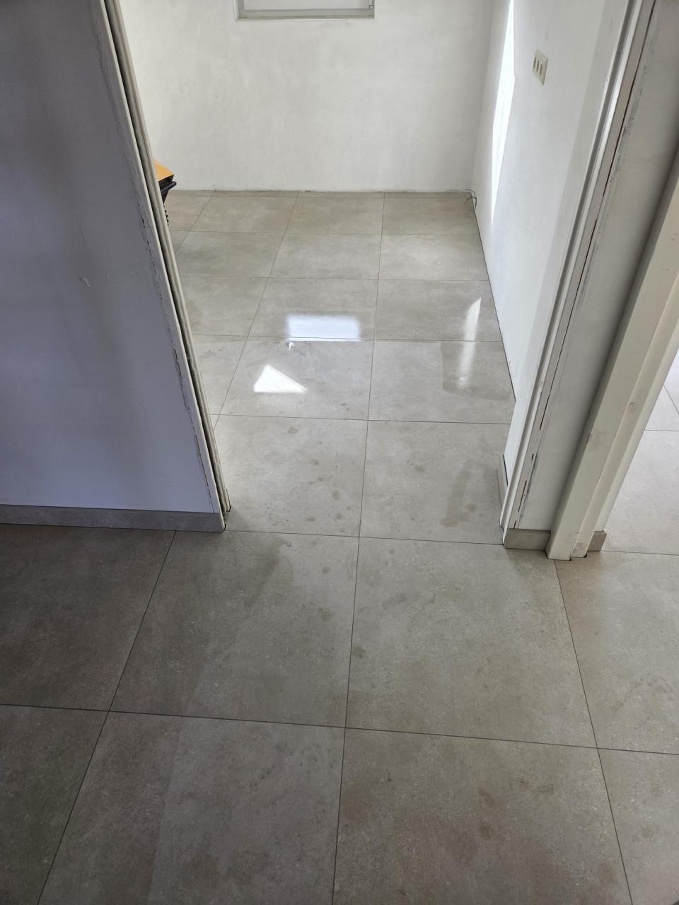 Tegelzetter nodig? Bel/app: 06 21937244 of Mail: jvbtegelzetter@gmail.com